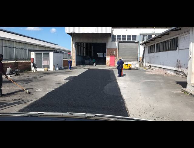 3,590M² WAREHOUSE TO LET IN NEW GERMANY